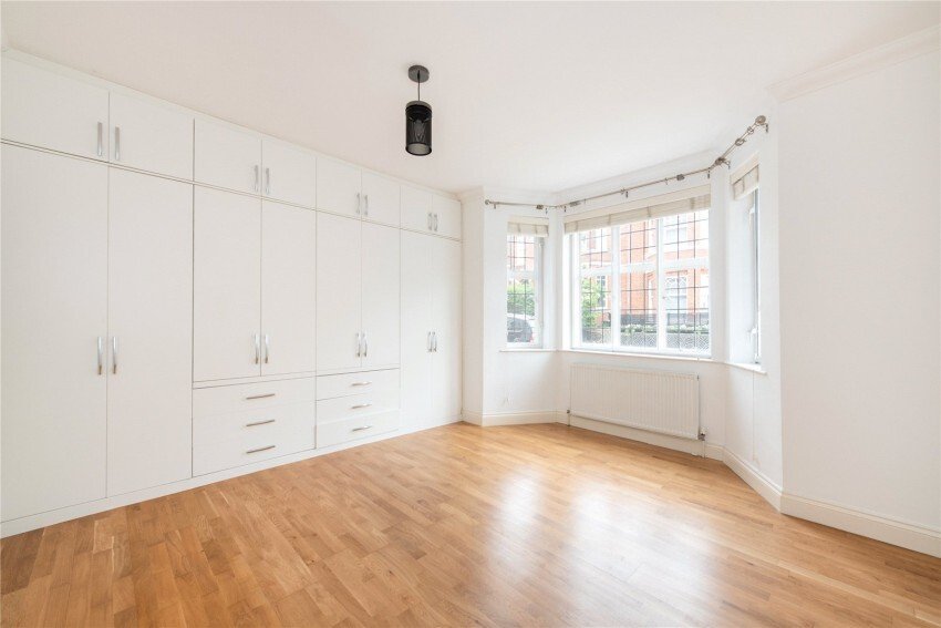 Apartment in Dagenham East, England 3 - 17375259