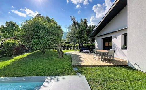 House in Hameaux, La Motte-Servolex, France 1