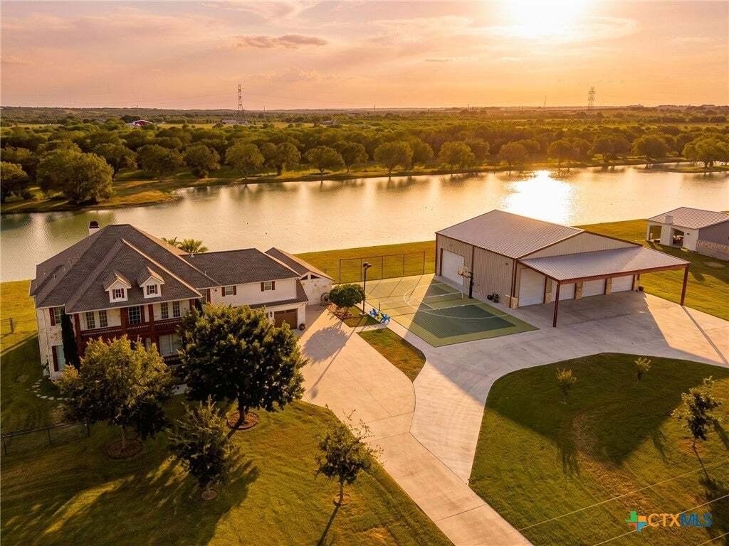 House in Seguin, Texas, United States 1 - 16584678