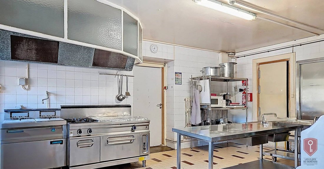 Estate in Cruseilles, Auvergne-Rhône-Alpes, France 1 - 17438488