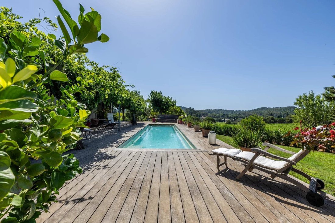 House in La Londe-les-Maures, Provence-Alpes-Côte d'Azur, France 1 - 18261328