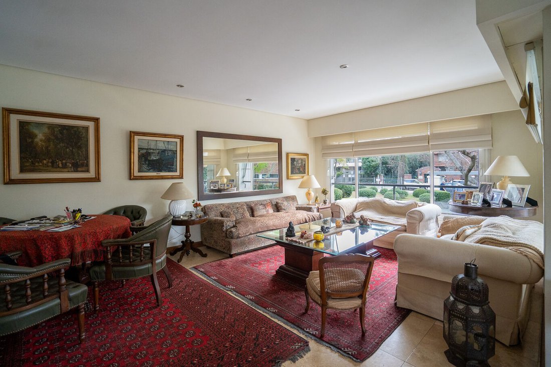 Apartment in Montevideo, Departamento de Montevideo, Uruguay 2 - 18631415