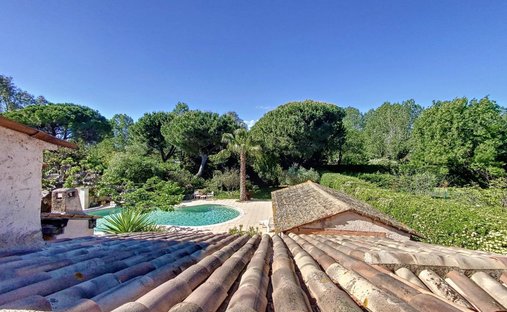 Villa in Fontmerle, Antibes, France 1
