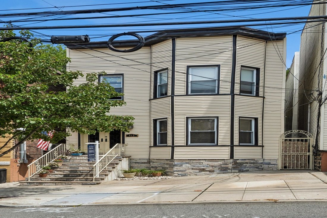 House in Union City, New Jersey, United States 2 - 18631281