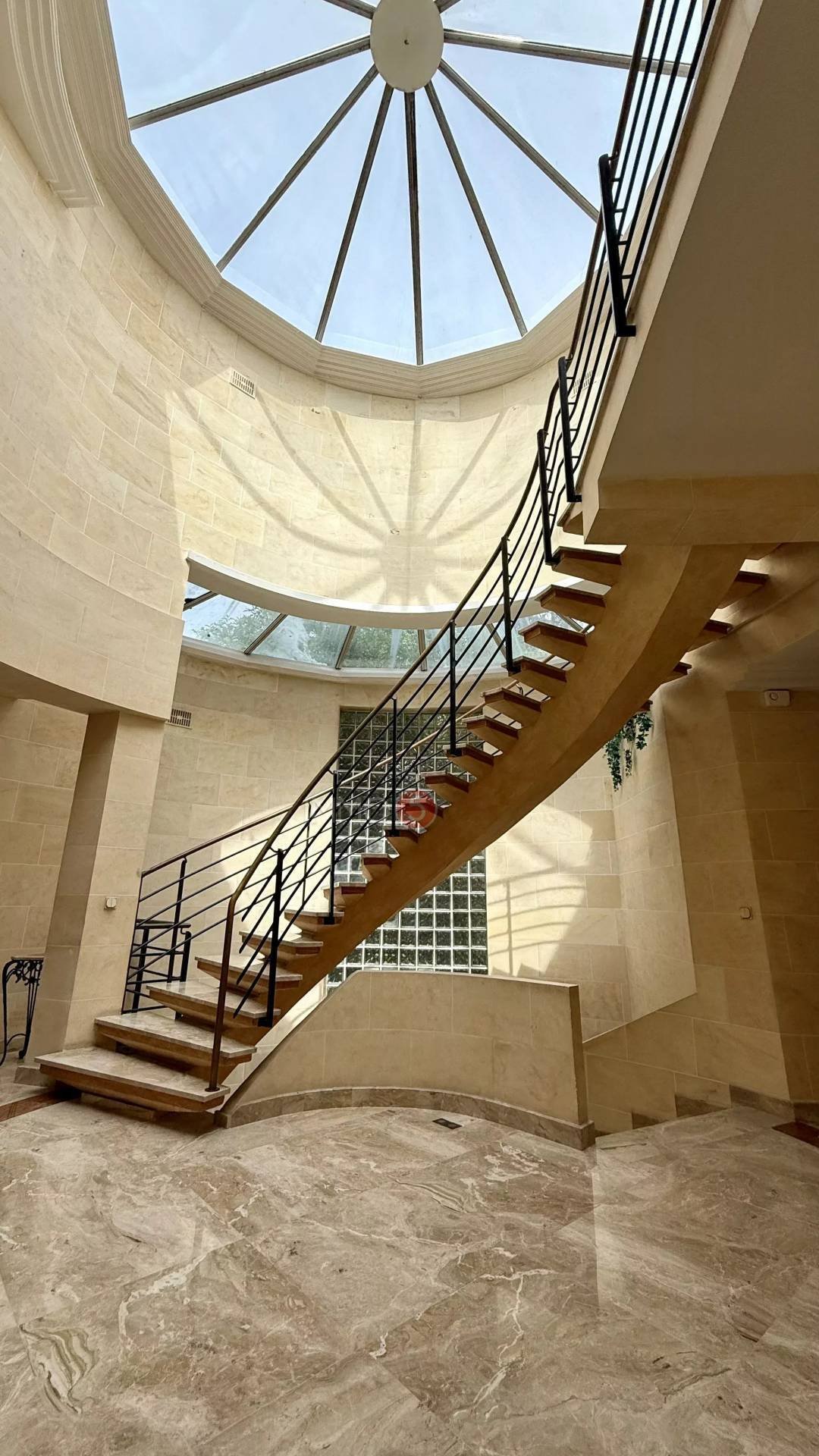Villa in Thiers, Le Raincy, France 5 - 16749344