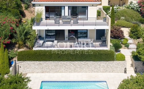 Villa in Le Roc Fleuri-Capitou (Jeanne d'Arc), Mandelieu-la-Napoule, France 1