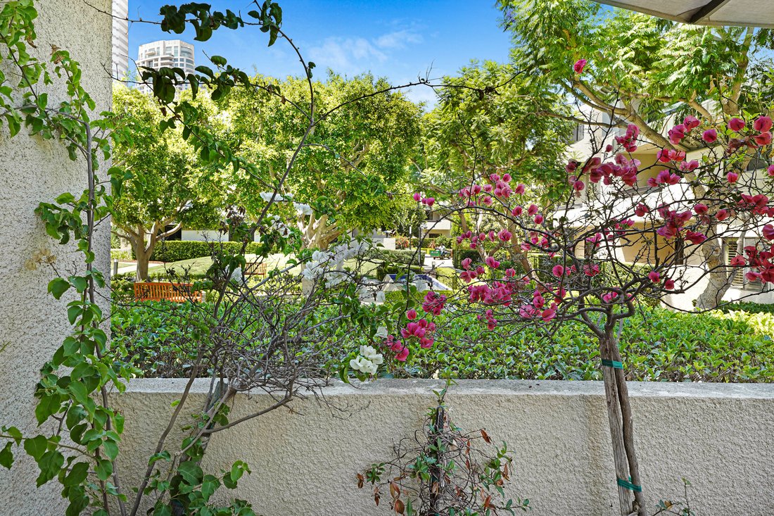 Condo in Los Angeles, California, United States 5 - 18631314