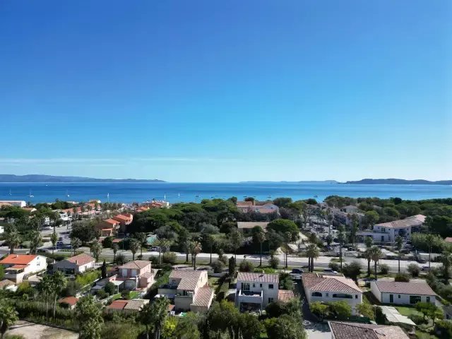 Appartement à Hyères, Provence-Alpes-Côte d'Azur, France 4 - 16327106