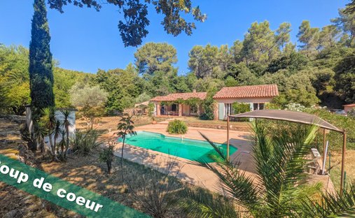 House in Les Freres-Les Cancades-Les Ginestes, Le Beausset, France 1