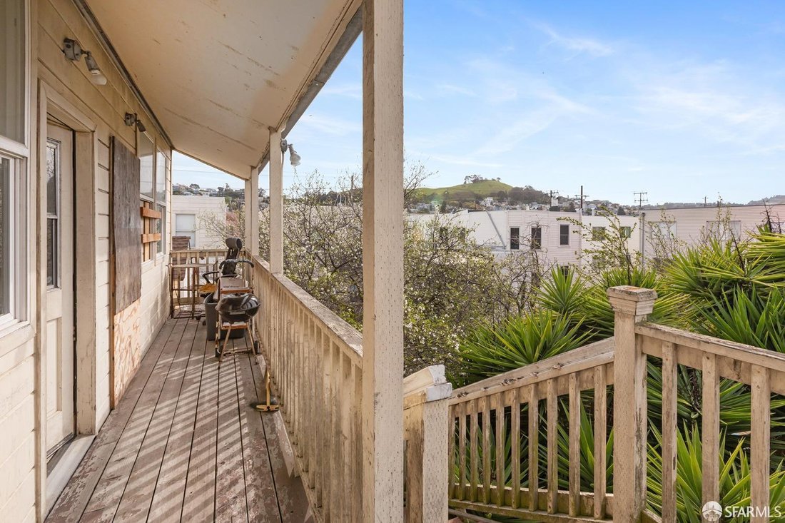 San Francisco, California, United States 4 - 18630843