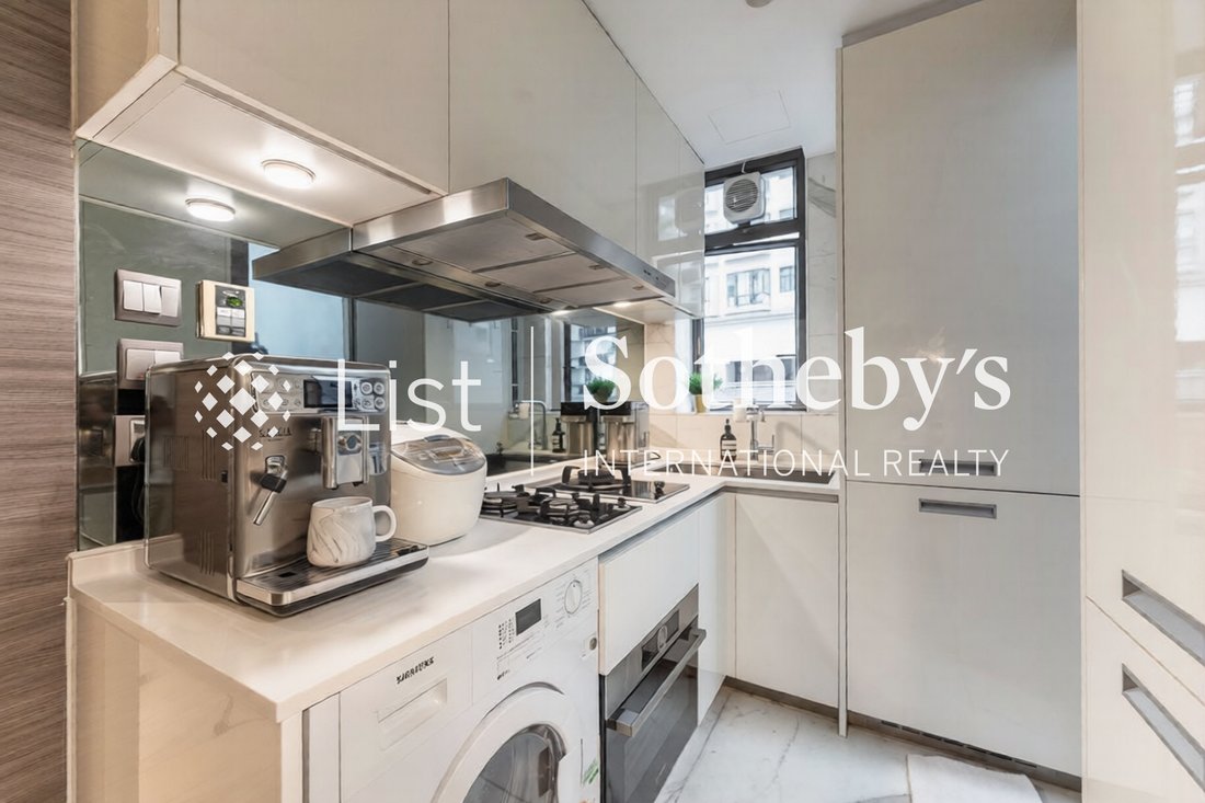 Apartment in Mid-Levels Central, Hong Kong 5 - 18631249