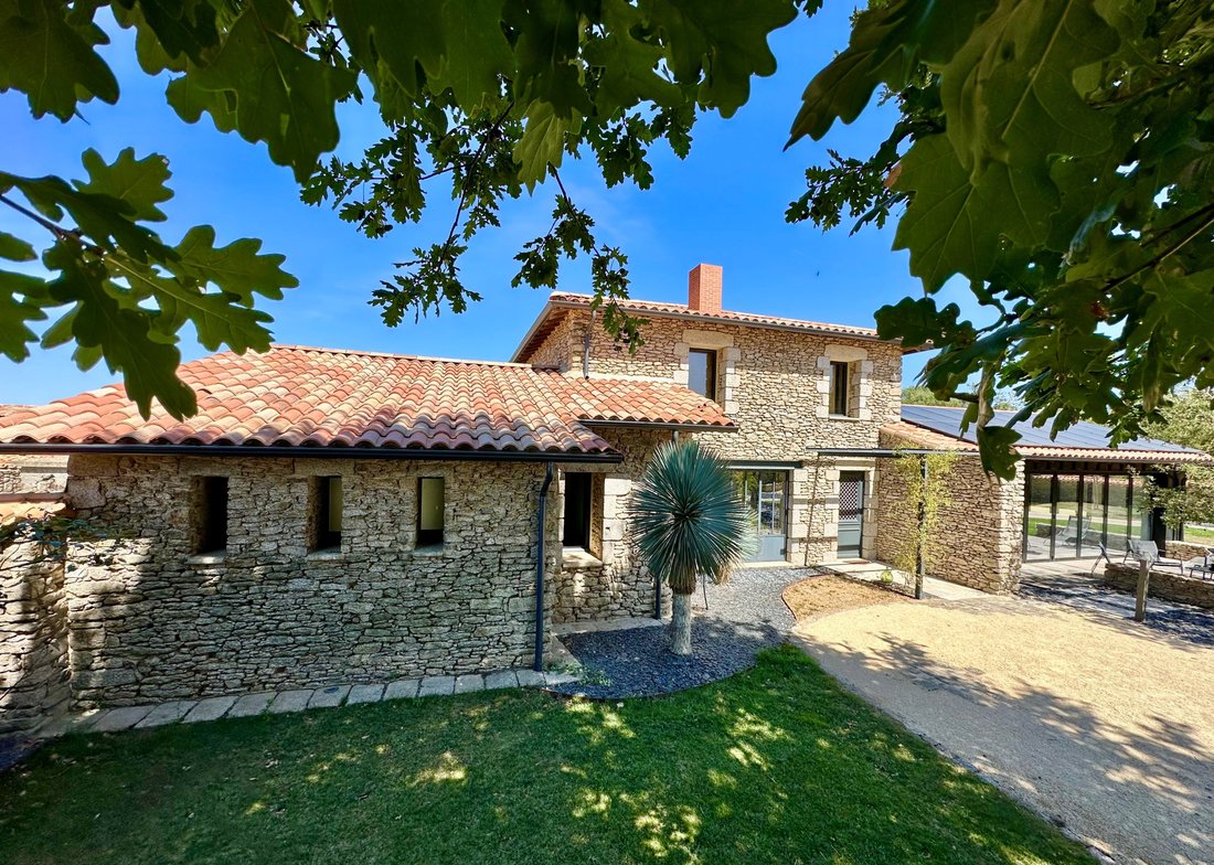 Estate in Montaigu, Montaigu-Vendee, France 1 - 17865504
