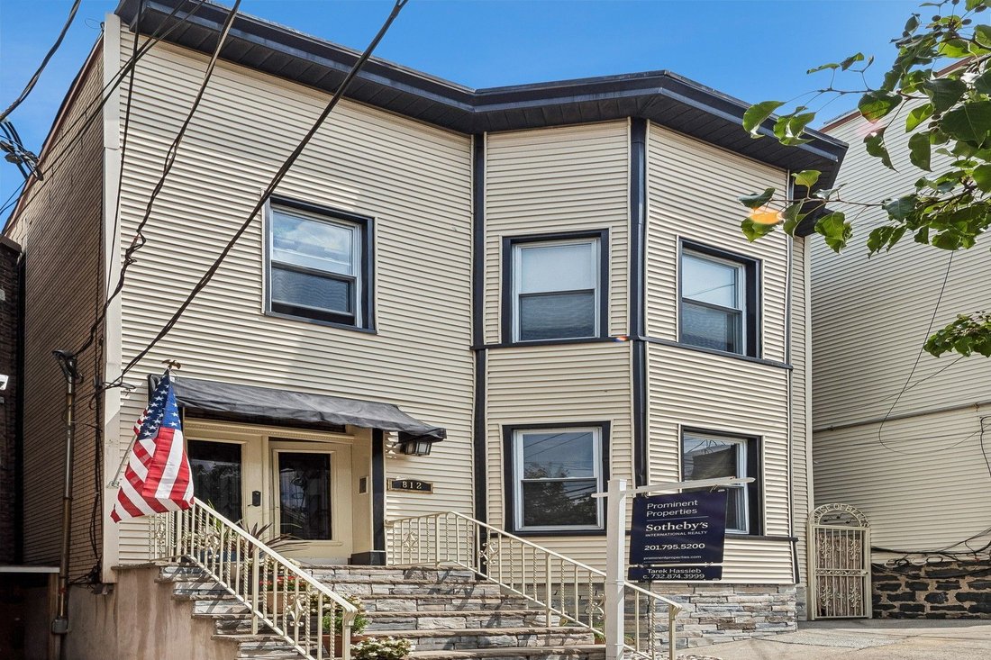 House in Union City, New Jersey, United States 1 - 18631281