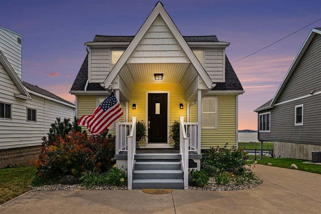 House in North Muskegon, Michigan, United States 3 - 18630854
