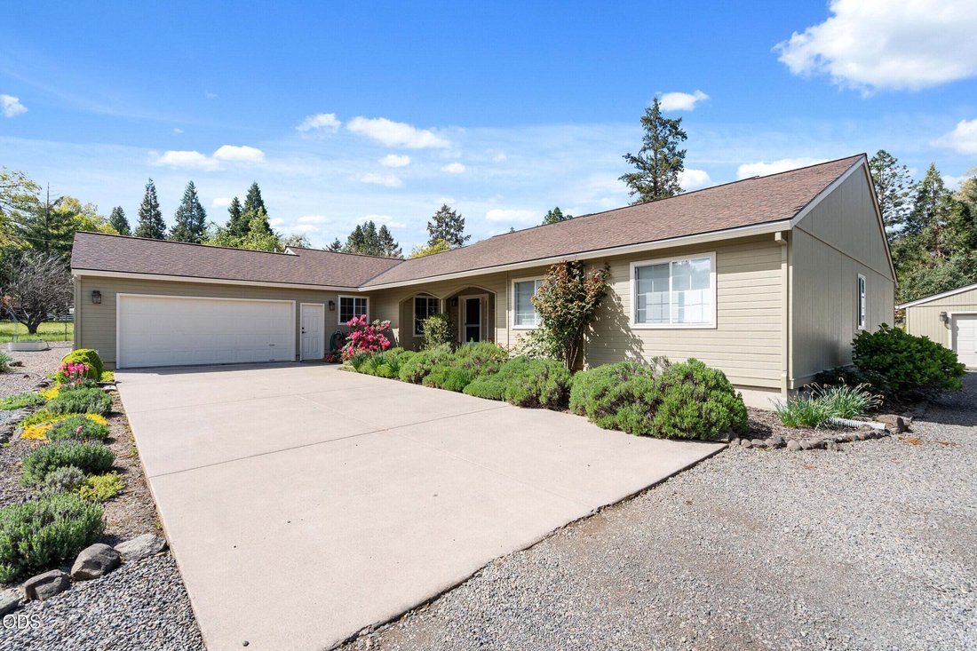 House in Medford, Oregon, United States 2 - 18630996