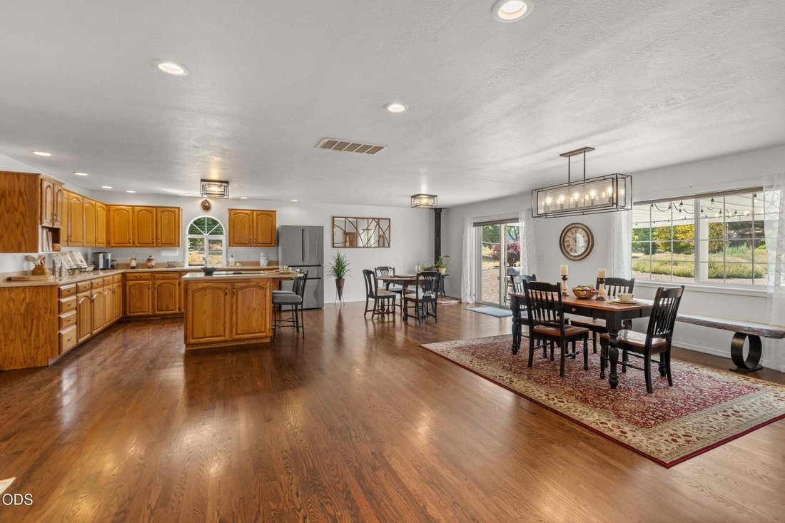 House in Medford, Oregon, United States 3 - 18630996