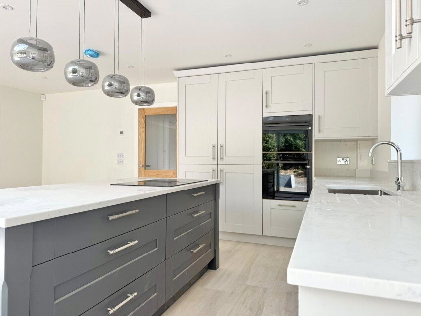 House in Lymington, England 5 - 18320902