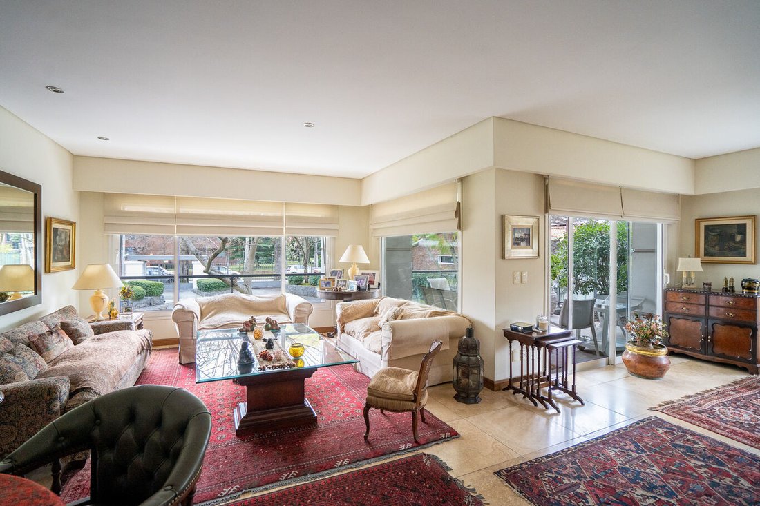 Apartment in Montevideo, Departamento de Montevideo, Uruguay 1 - 18631415