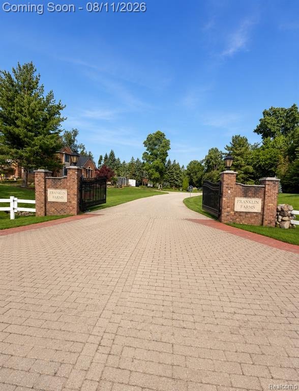 House in Beverly Hills, Michigan, United States 3 - 18630855