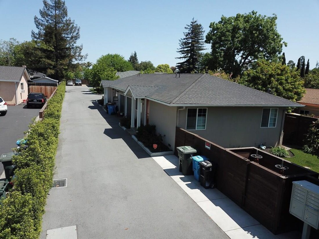 Redwood City, California, United States 4 - 18631239