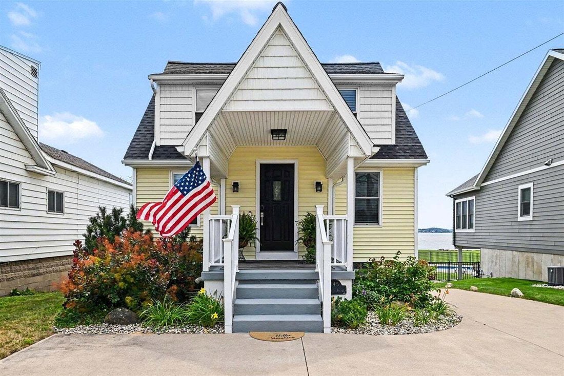 House in North Muskegon, Michigan, United States 1 - 18630854