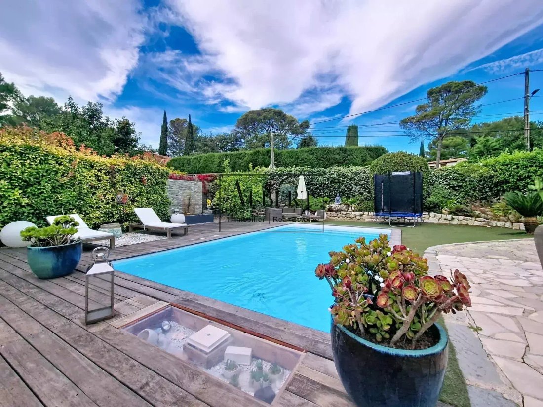 Villa in Mougins, Provence-Alpes-Côte d'Azur, France 2 - 16966312
