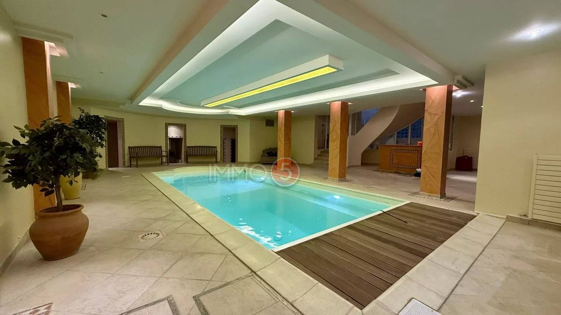 Villa in Thiers, Le Raincy, France 4 - 16749344