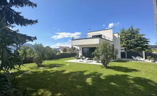 House in Italie-Jacotot, Aix-les-Bains, France 1