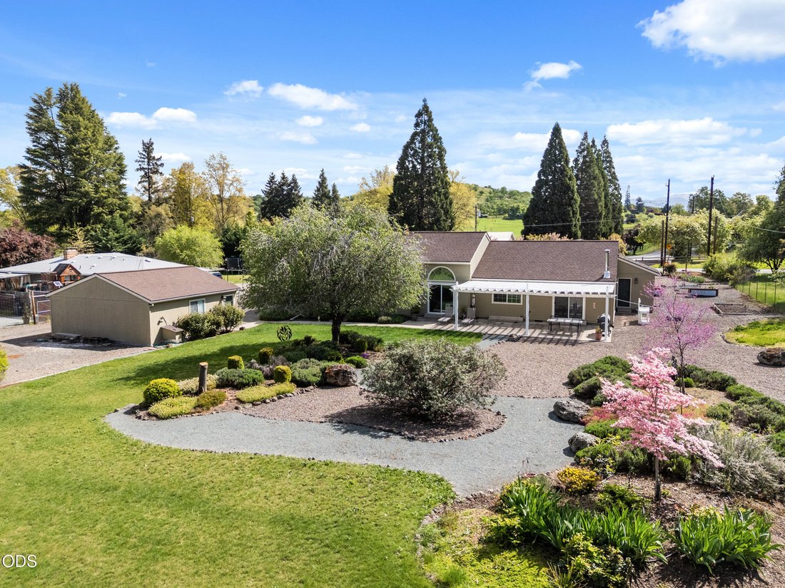 House in Medford, Oregon, United States 1 - 18630996