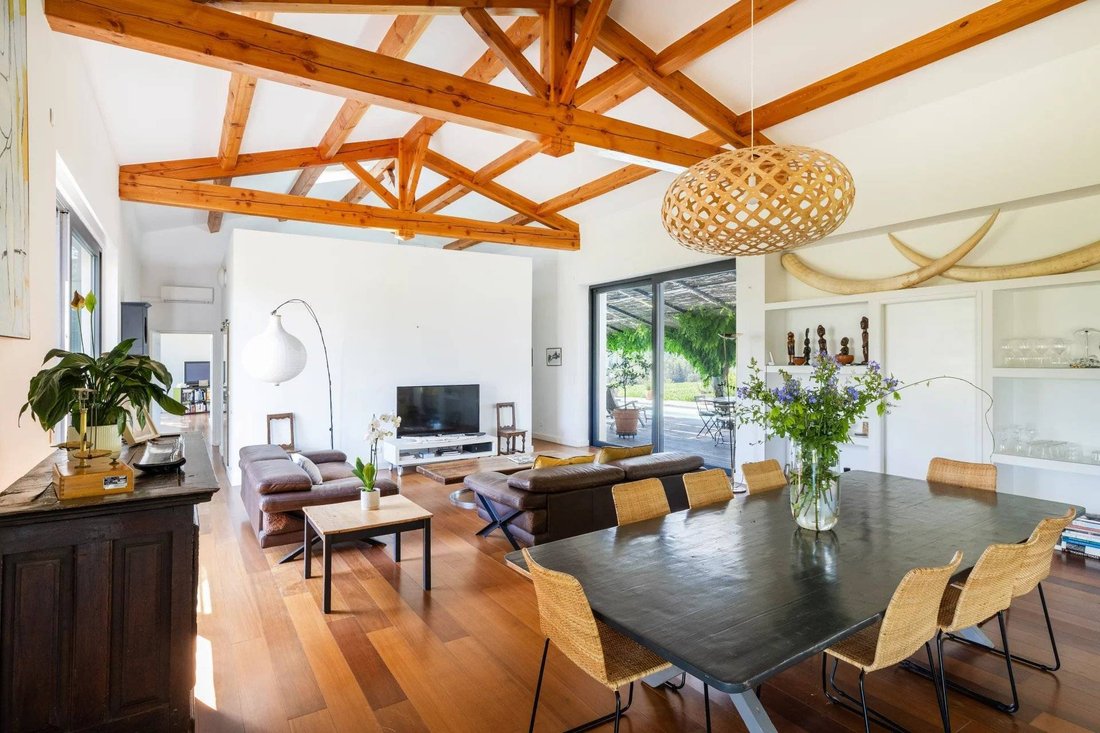 House in La Londe-les-Maures, Provence-Alpes-Côte d'Azur, France 4 - 18261328