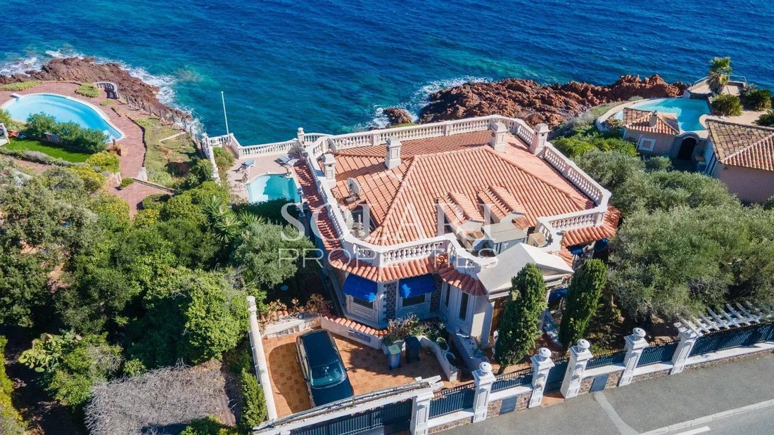 Villa in Le Dramont-Agay-Anthéor-Le Trayas, Saint-Raphaël, France 3 - 16311454