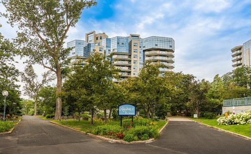 Condo in Saint-Lambert, Quebec, Canada 1