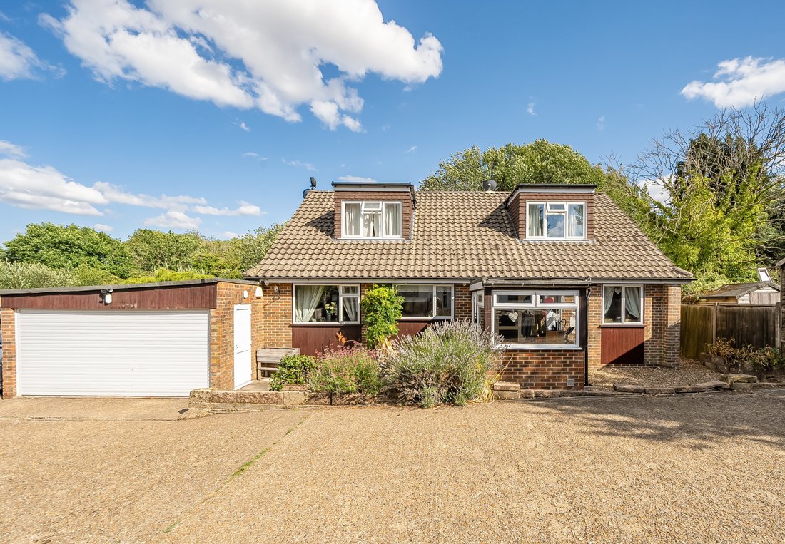 House in Kingswood, Reigate and Banstead, England 1 - 18631377