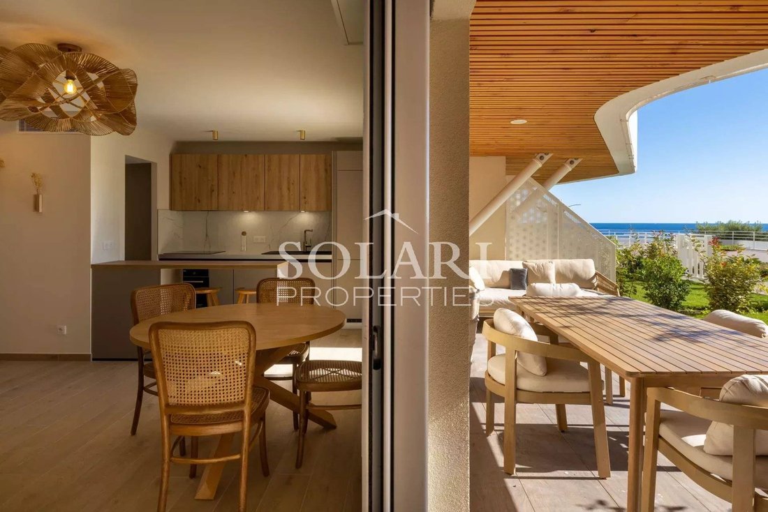 Apartment in Théoule-sur-Mer, Provence-Alpes-Côte d'Azur, France 1 - 16841126