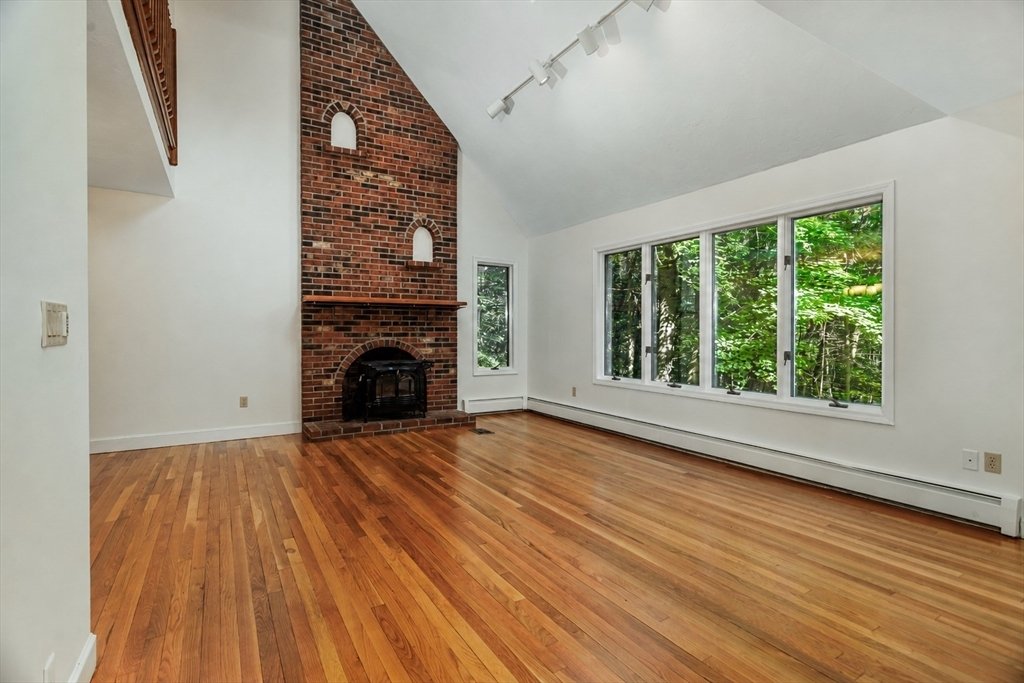 House in Bolton, Massachusetts, United States 2 - 18630962
