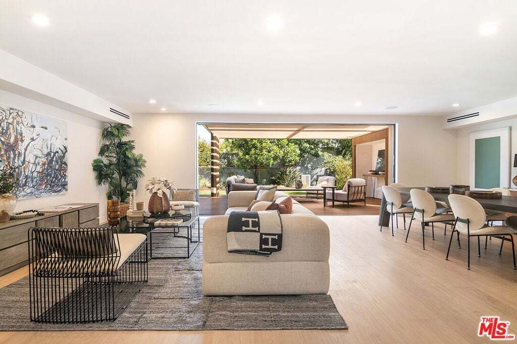 House in Los Angeles, California, United States 1 - 18631221