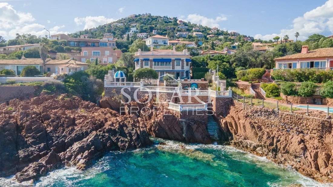 Villa in Le Dramont-Agay-Anthéor-Le Trayas, Saint-Raphaël, France 2 - 16311454