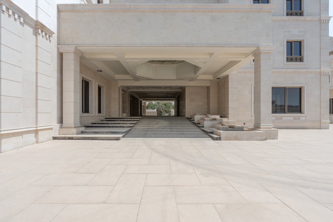Al Nahyan, Abu Dhabi Emirate, United Arab Emirates 4 - 18631284