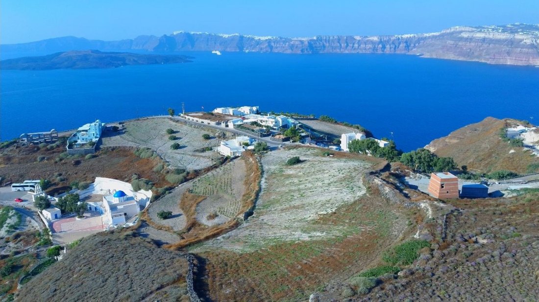 Land in Thira, Aegean, Greece 3 - 18630770