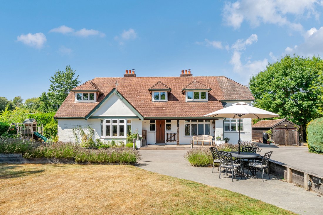 House in Brockenhurst, England 1 - 18630981