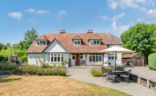 House in Brockenhurst, England 1