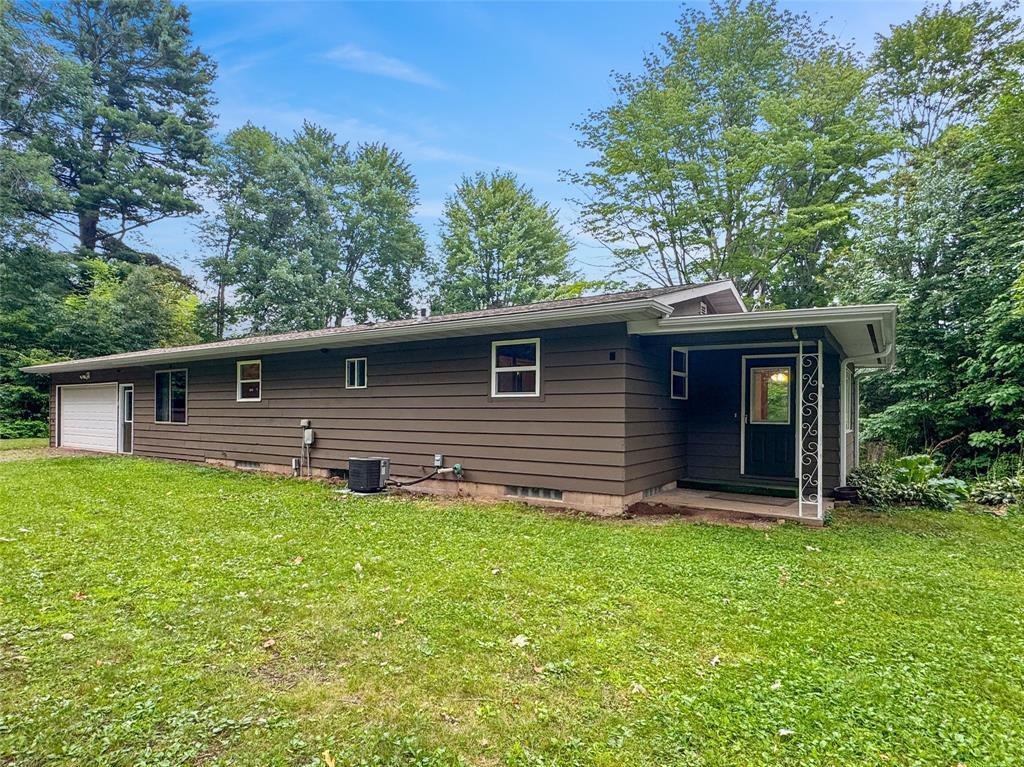 House in Holcombe, Wisconsin, United States 3 - 18631086