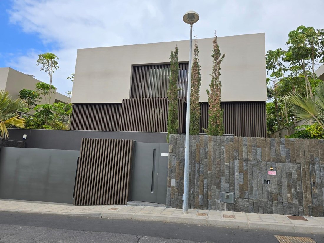 Villa in Adeje, Canary Islands, Spain 4 - 18631304