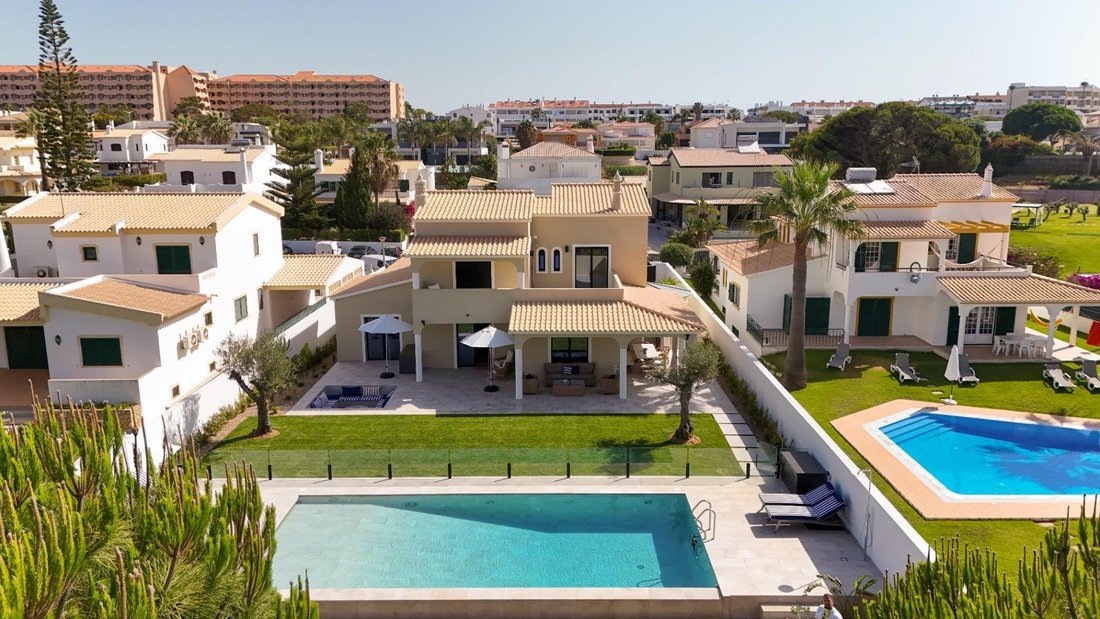Villa in Praia dos Pescadores, Olhos de Agua, Portugal 2 - 18631445