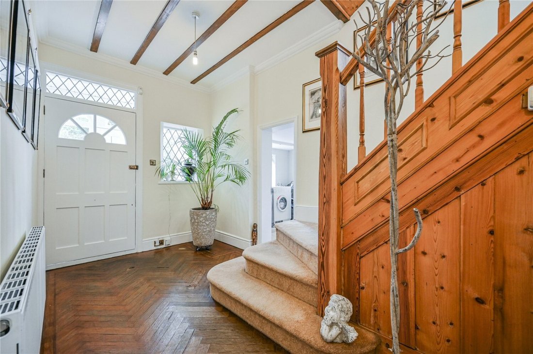 House in Palmers Green, Enfield, England 3 - 18630967