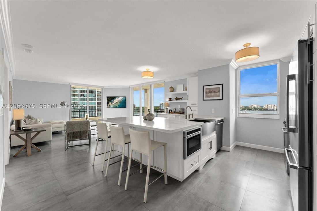 Condo in Miami Beach, Florida, United States 5 - 18630879