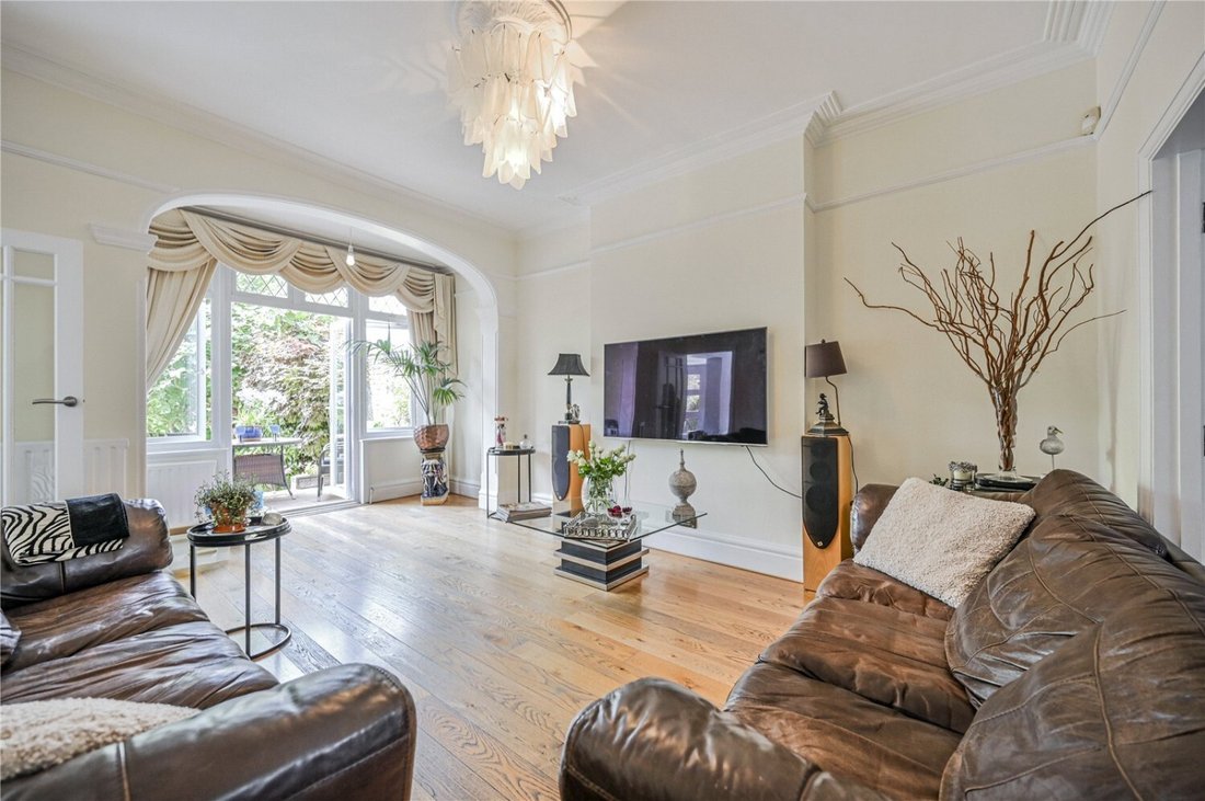 House in Palmers Green, Enfield, England 4 - 18630967