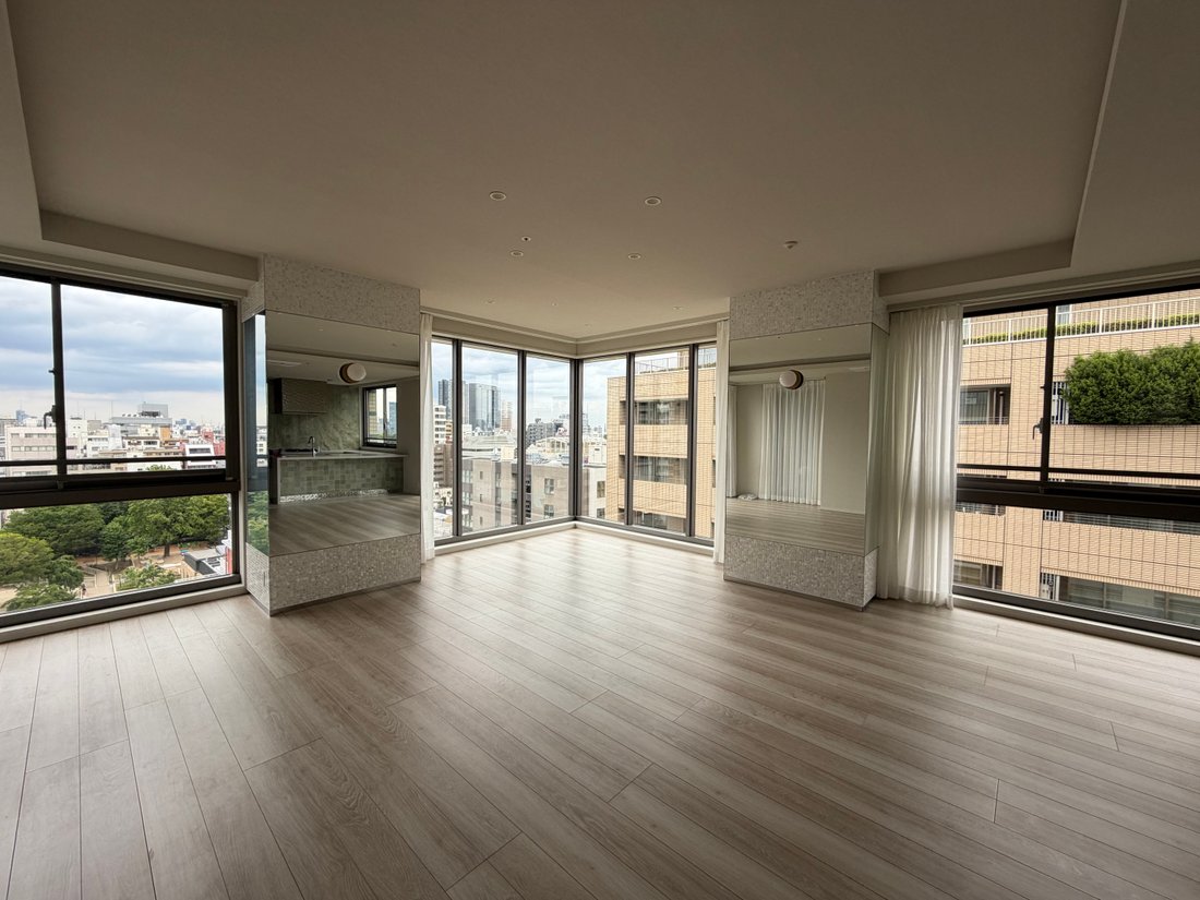 Condo in Chiyoda City, Tokyo, Japan 1 - 18631297