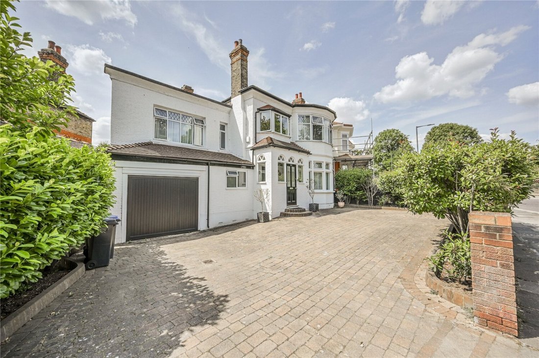 House in Palmers Green, Enfield, England 1 - 18630967