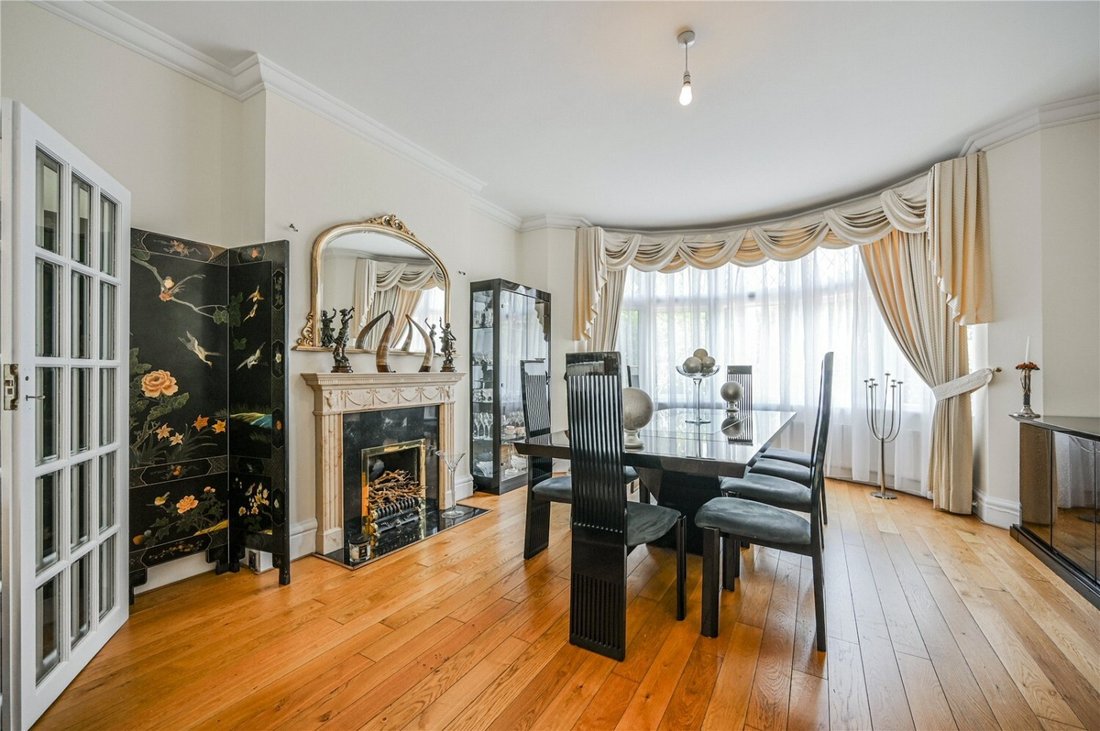 House in Palmers Green, Enfield, England 5 - 18630967